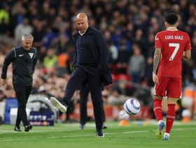 سلوت لا يعتبر لقب الدوري محسوماً لليفربول: قد تحدث أمور كثيرة
