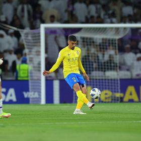 المشكلة انتهت.. الهلال يتوصل لحل وسط مع النصر لضم لاجامي